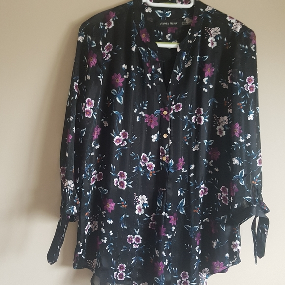 Front button blouse - Picture 2 of 2